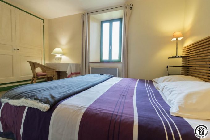 31G100978-d81f3d1c91934e57ad54814ac8941536