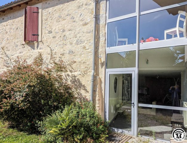 31G100984-b2103e7e41874c47a5162763e6d747cf