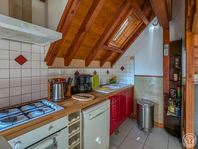 31G101017-eb1ea80e1cde45acb430efe5ee45babf