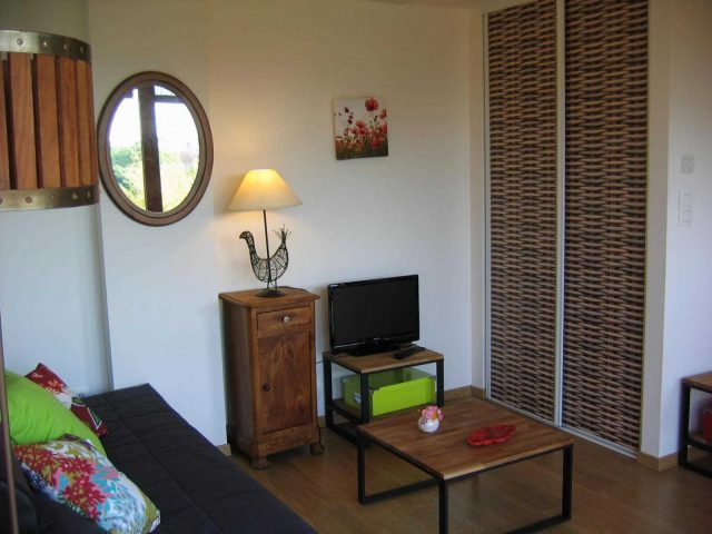 31G101092-52687bfd278f4ec49115eecb6aa32766