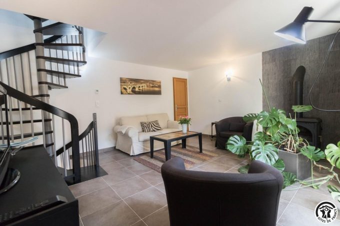 31G101100-c37dd84cd8ef4cbdabd13c5537c56634