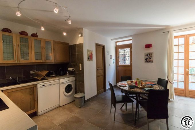 31G101100-df00205b6ca84a0dac3103d64849fb21