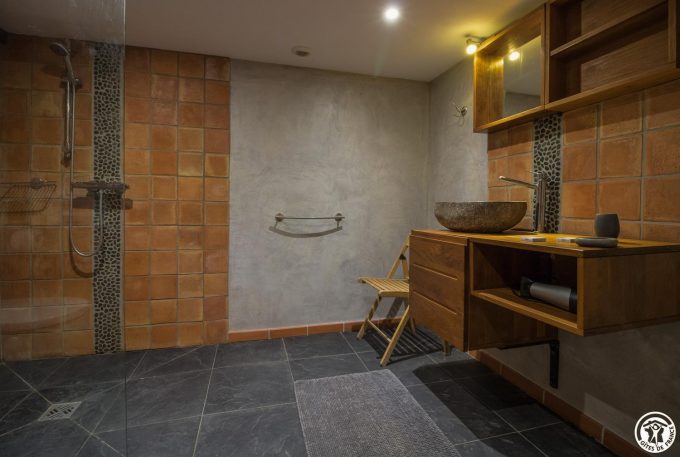 31G101102-f4026131950241adbd85b881bb9d5990