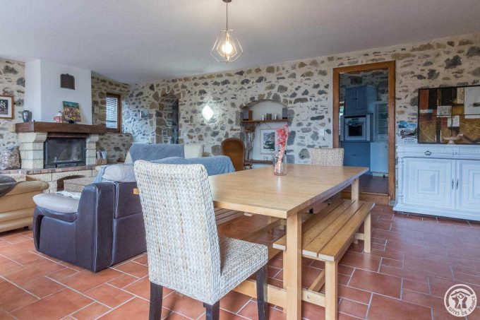 31G101116-6b8849962968414594408042260fbcf3