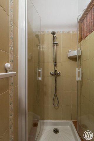 31G101116-9df02f3526a34bc78a9932d68504811d