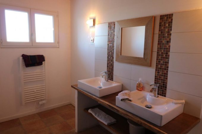 31G101170-889084bd758f4baca117ce4dcf8a20bf