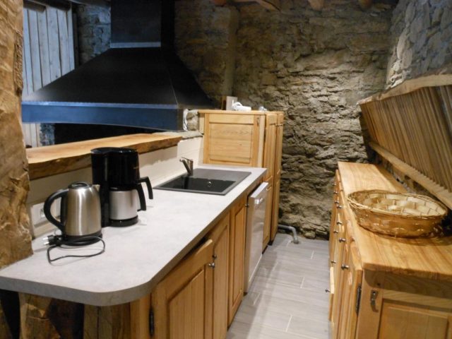 31G101175-8a3a6c42ec4f4b088bebe4c33124ac08