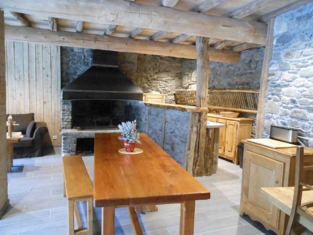 31G101175-b60d62fd4c7147af8b1aac81a424d739