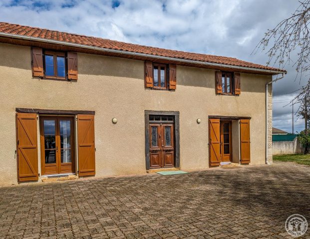 31G101249-2e4cdf4c814f4dec90995d32fcb2e1c7