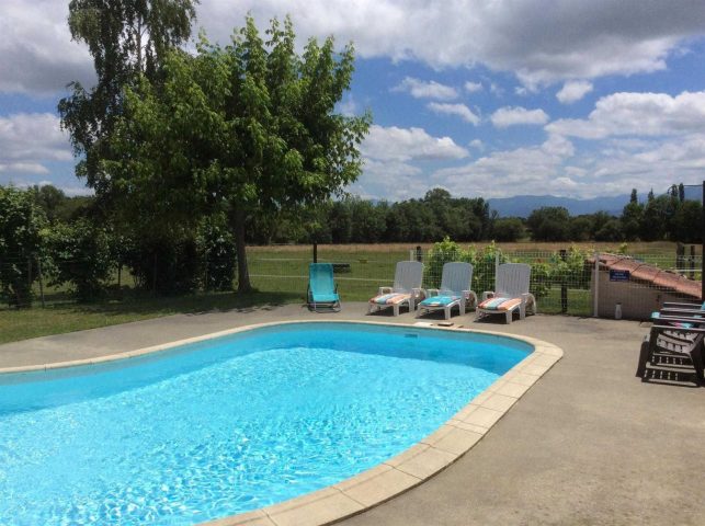 31G101281-441d082289464b089de03a66fb691eea