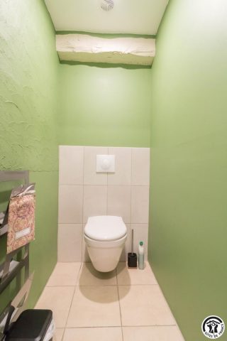 31G101370-3b886340b6114f958cc12de2d04241de