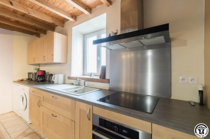 31G101370-db8bded1797349ce926744347e6a9e13