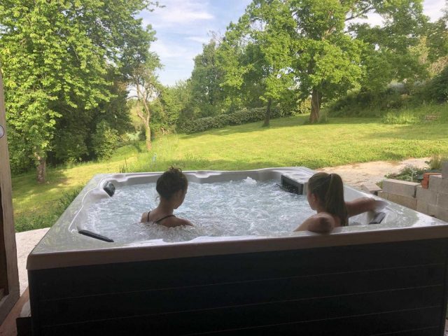 31G101393-3af0f6b6aa9a487b8f1e7976e052561e