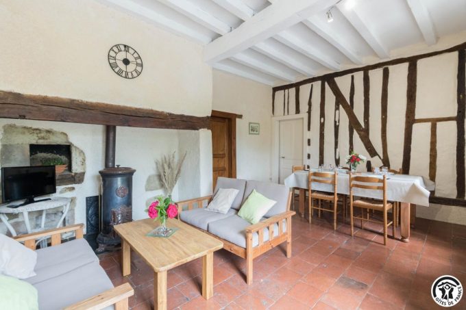 31G101425-28874d4acb884f348a03dd4876c646fc