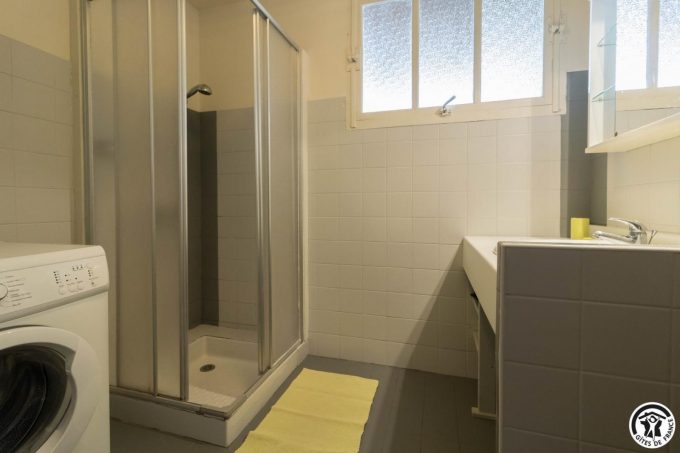 31G101425-2bff3fea9bdb4672a40957ce131595ac