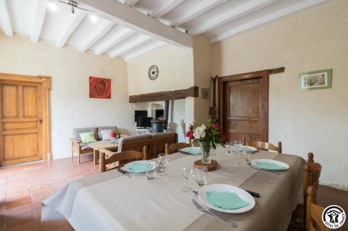 31G101425-cb52df3d966f4d29adfc95f6fb7f2427