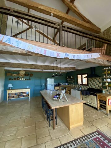 31G101480-115fab20b10444ef885285b487e59a16