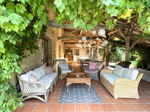 31G101480-19bc81bcb3384977bc37105ddce2e08d