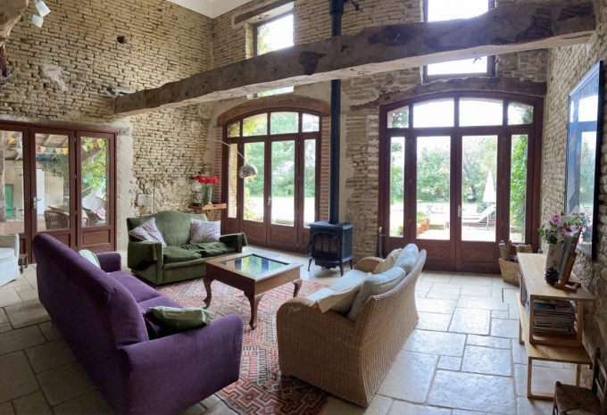 31G101480-1bc0c30f3c2c4f2ca675083d57f08beb