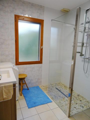 31G101494-25b3c268510640c4a1e66e8471d9afee