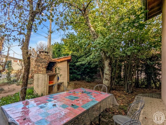 31G101494-44f0651bd86c4d40b2f813976c0120ec