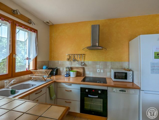 31G101494-49d834c8aab542088af8c7a2d4bfb728