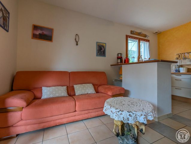 31G101494-a92c1e69566f4fb590240d753c3d2511