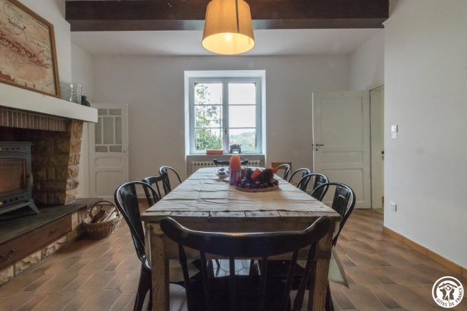 31G101543-26b8a989352a43b28eec5237848d3ebd