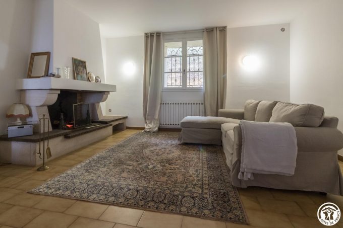 31G101543-8446b4fd79ae4fb3b242d4d099868457