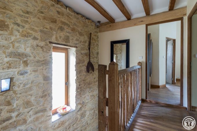 31G101586-e842cce2faf84bad9a7666d20efe0be0