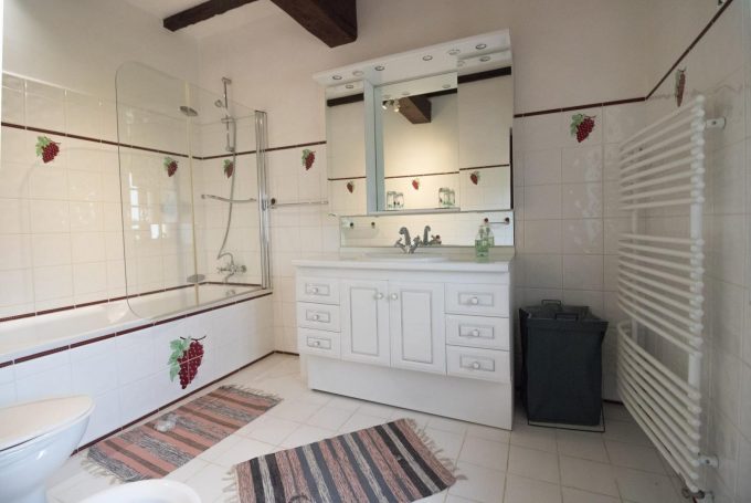 31G101688-2ee3bbc996694b82996a9527c6d50bf3