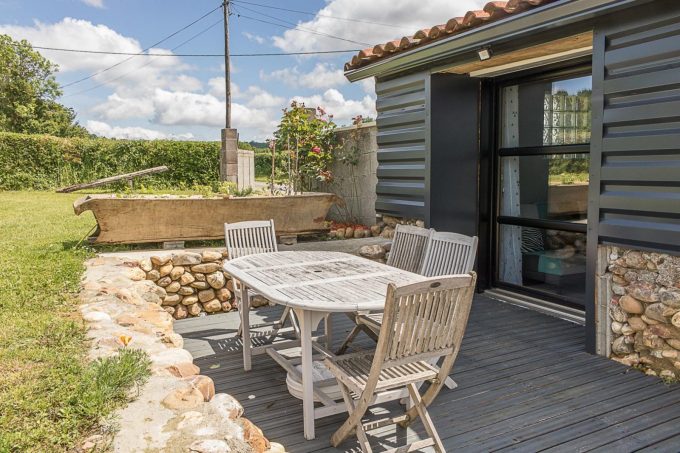 31G101696-06942773410e4cb0adfb6b65f2f89c15