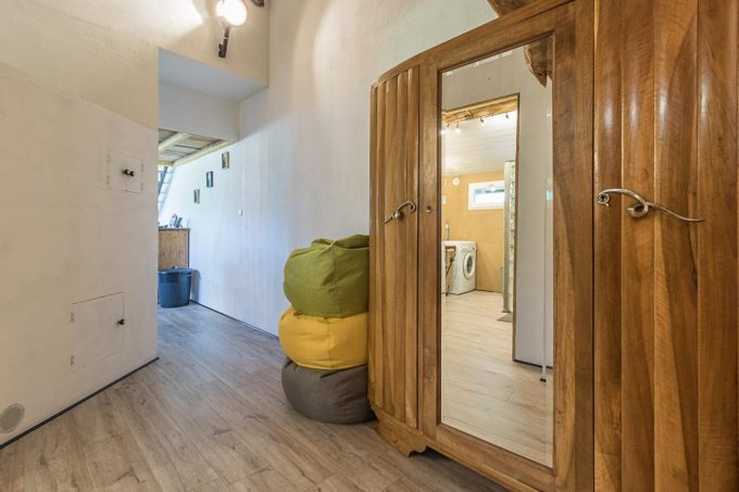 31G101696-5a8eedb1ebf9424daa187171975807f7