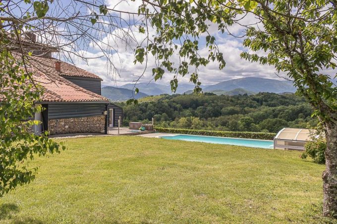 31G101696-cc84c2830ccd4f87888beda08f3eef3a