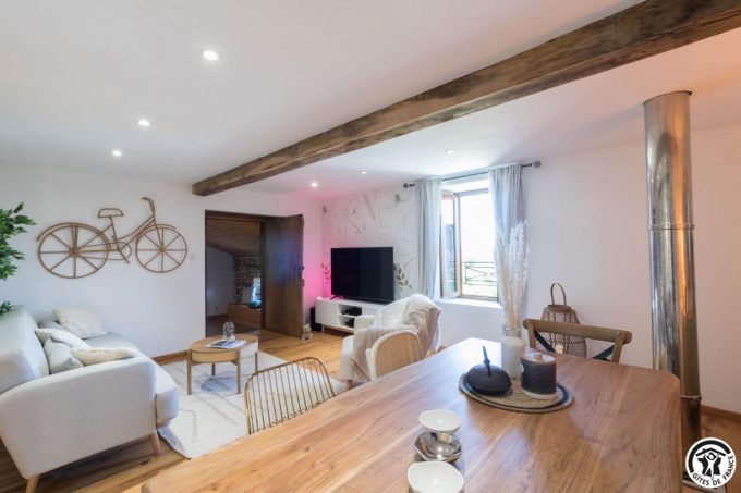 31G101704-09ee02dc6ea34cfe87665f9442a4c60c