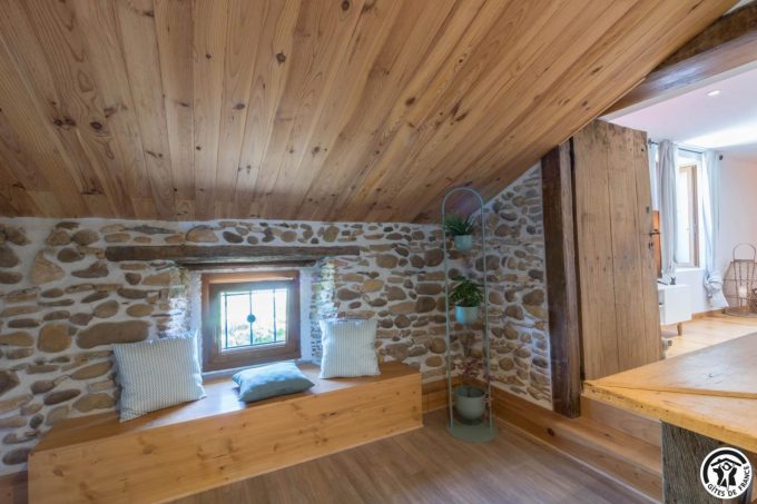 31G101704-7126ce8534a64f5a8332c47e3e0f1a11