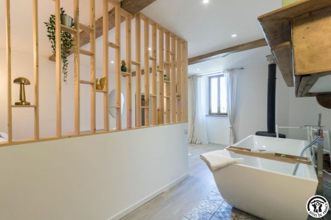 31G101704-87fda792f1b84c6db76ea5fa1b987d80