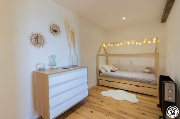 31G101704-b47488f7727f45508da3a79bfa1d3746