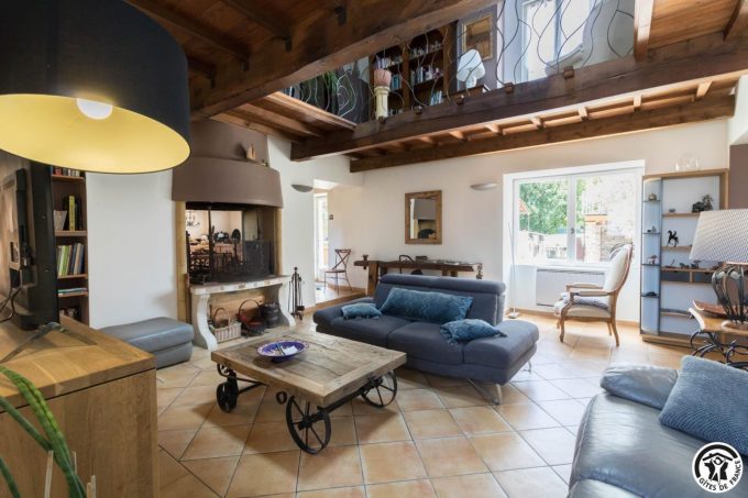 31G101706-645122849c4e40478d6029b7ec7f4157