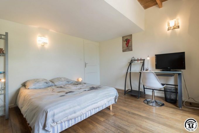 31G101706-84bd0d9563c64590b3e3fa14cbbb8d7a