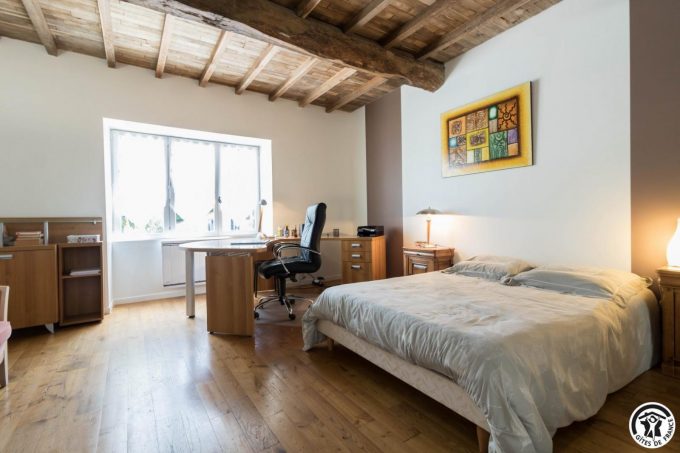 31G101706-c38c800f47224584b00db24b5a93c7a6