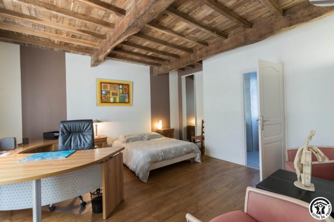 31G101706-c412384ceafe4f859222442e0dadf3c2