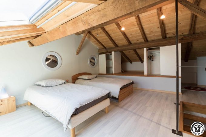 31G101706-e0e9d4810cef468eb32e4d905642c3d8