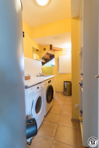 31G101708-1e3dbd3b58d74ce58723a29b16c0db1b