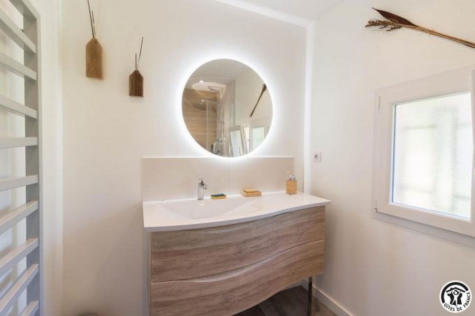 31G101708-365256256d8842a4a233601a608cf66b