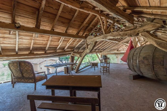 31G101708-3dab6964942f4a6f9975eec46ccf08b1