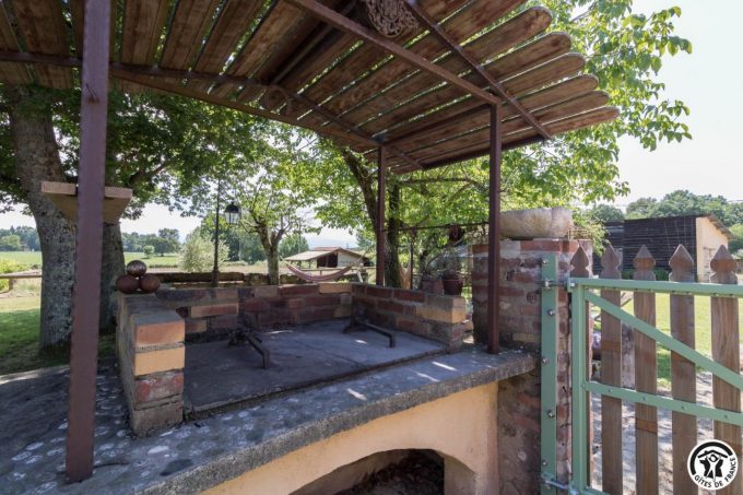 31G101708-911cc515fdcc4093bca1b0a4ef46c04e