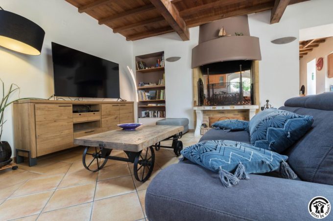 31G101708-bf5b19abcb484fb58748eb9facaaadc6