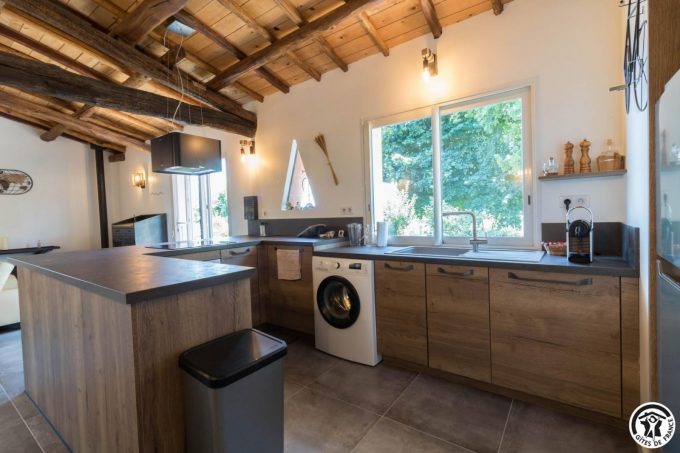 31G101708-ee7aba42831b43e097a02fafe937537d