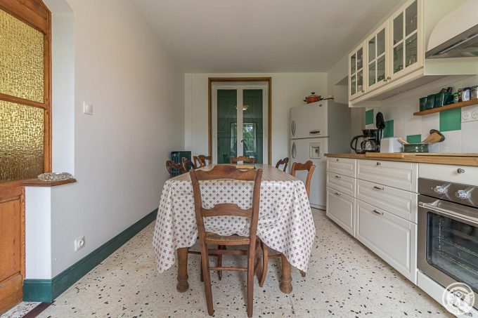 31G101712-0fa03b9928644923a42f8c6fd5b752c7